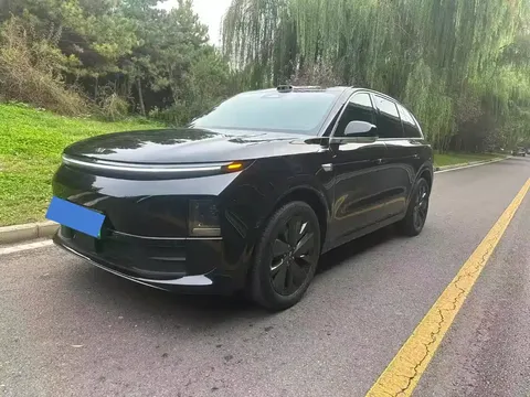 2025 Li Auto L6
