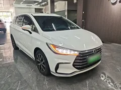 2022 BYD Song Max DM-i PHEV 105KM Premium, белый — фото 4