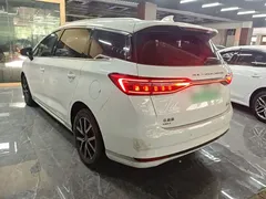 2022 BYD Song Max DM-i PHEV 105KM Premium, белый — фото 5