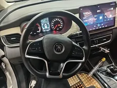 2022 BYD Song Max DM-i PHEV 105KM Premium, белый — фото 11