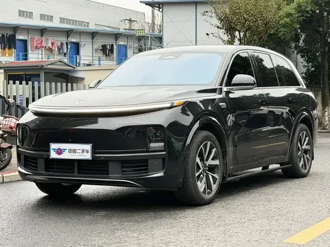 2023 Li Auto L8