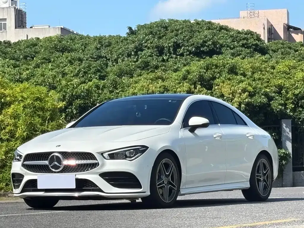 2023 Mercedes-Benz CLA 200