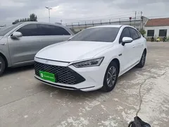 2024 BYD Qin PLUS Honor DM-i PHEV 55km Leading, белый — фото 2