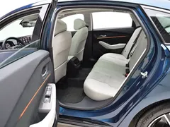 2023 Honda Accord 2.0L e:PHEV Flagship, синий — фото 12