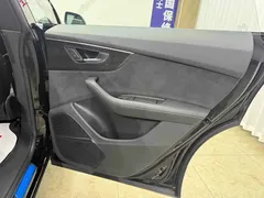 2021 Audi Q8 55 TFSI Sport, чёрный — фото 14