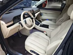 2024 Aito M7 1.5T RWD Smart Driving Pro 5-seat, чёрный — фото 7