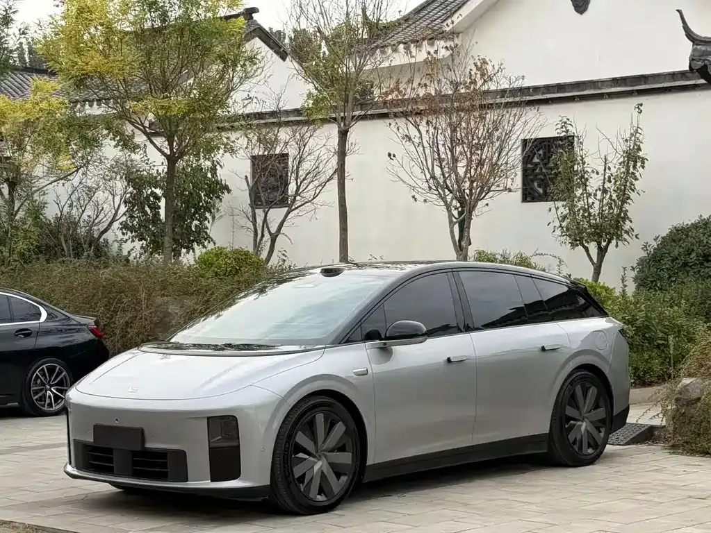2025 Li Auto i6 4WD Standard
