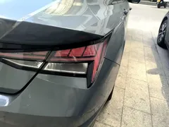 2022 Hyundai Elantra 1.5L CVT LUX Premium — фото 8