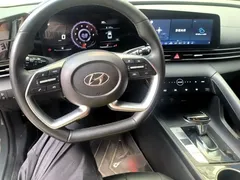 2022 Hyundai Elantra 1.5L CVT LUX Premium — фото 10