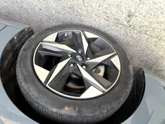 2022 Hyundai Elantra 1.5L CVT LUX Premium — фото 23