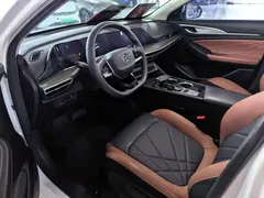 2022 Changan Eado PLUS 1.4T GDI DCT Premium, белый — фото 12