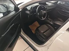 2020 Mazda CX-30 2.0L AT, белый — фото 16