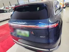 2026 Aito M7 EREV Pro+ 4WD 5-seat, синий — фото 6