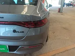 2024 BYD Qin PLUS Honor DM-i PHEV 55km Leading — фото 8