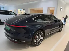 2025 Nio ET9 102kWh Launch Limited Edition, синий — фото 6