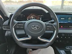 2021 Hyundai Elantra 1.5L CVT LUX Premium — фото 11