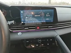 2021 Hyundai Elantra 1.5L CVT LUX Premium — фото 13
