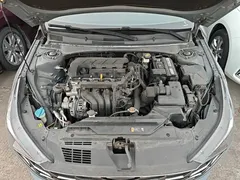 2021 Hyundai Elantra 1.5L CVT LUX Premium — фото 20