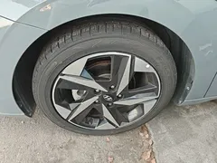 2021 Hyundai Elantra 1.5L CVT LUX Premium — фото 23