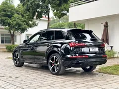 2021 Audi Q7 55 TFSI quattro S line Premium, чёрный — фото 4
