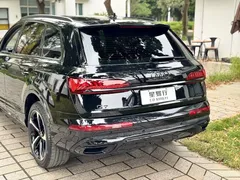 2021 Audi Q7 55 TFSI quattro S line Premium, чёрный — фото 6