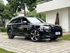 2021 Audi Q7 55 TFSI quattro S line Premium, чёрный — фото 9
