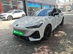2023 Changan UNI-V 1.5T Sport, белый — фото 2