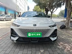 2023 Changan UNI-V 1.5T Sport, белый — фото 3