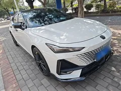 2023 Changan UNI-V 1.5T Sport, белый — фото 4