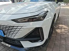 2023 Changan UNI-V 1.5T Sport, белый — фото 24