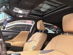 2020 Lexus ES 200 Excellence — фото 15
