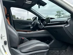 2022 Changan UNI-V 1.5T Premium, белый — фото 5