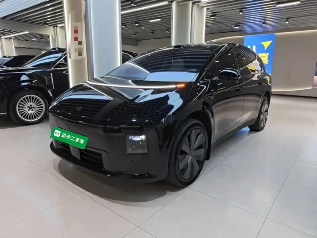 2025 Li Auto i8 Standard