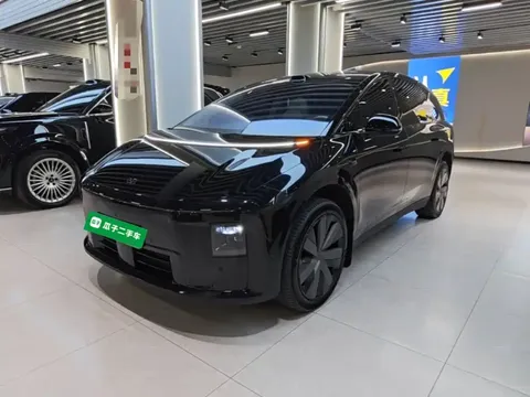 2025 Li Auto i8 Standard