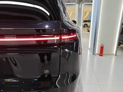 2025 Li Auto i8 Standard, чёрный — фото 8