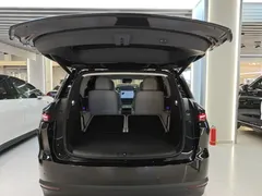 2025 Li Auto i8 Standard, чёрный — фото 19
