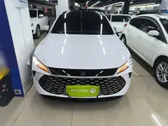 2025 BYD Qin PLUS DM-i PHEV Smart Driving 55km Leading, белый — фото 3