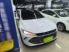 2025 BYD Qin PLUS DM-i PHEV Smart Driving 55km Leading, белый — фото 4