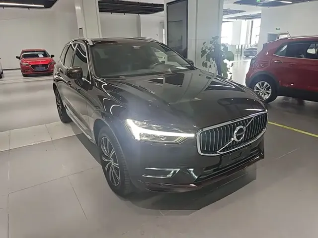 2021 Volvo XC60 4WD Luxury