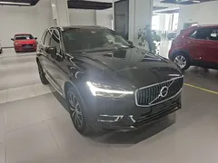 2021 Volvo XC60 4WD Luxury — фото 4