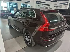 2021 Volvo XC60 4WD Luxury — фото 5