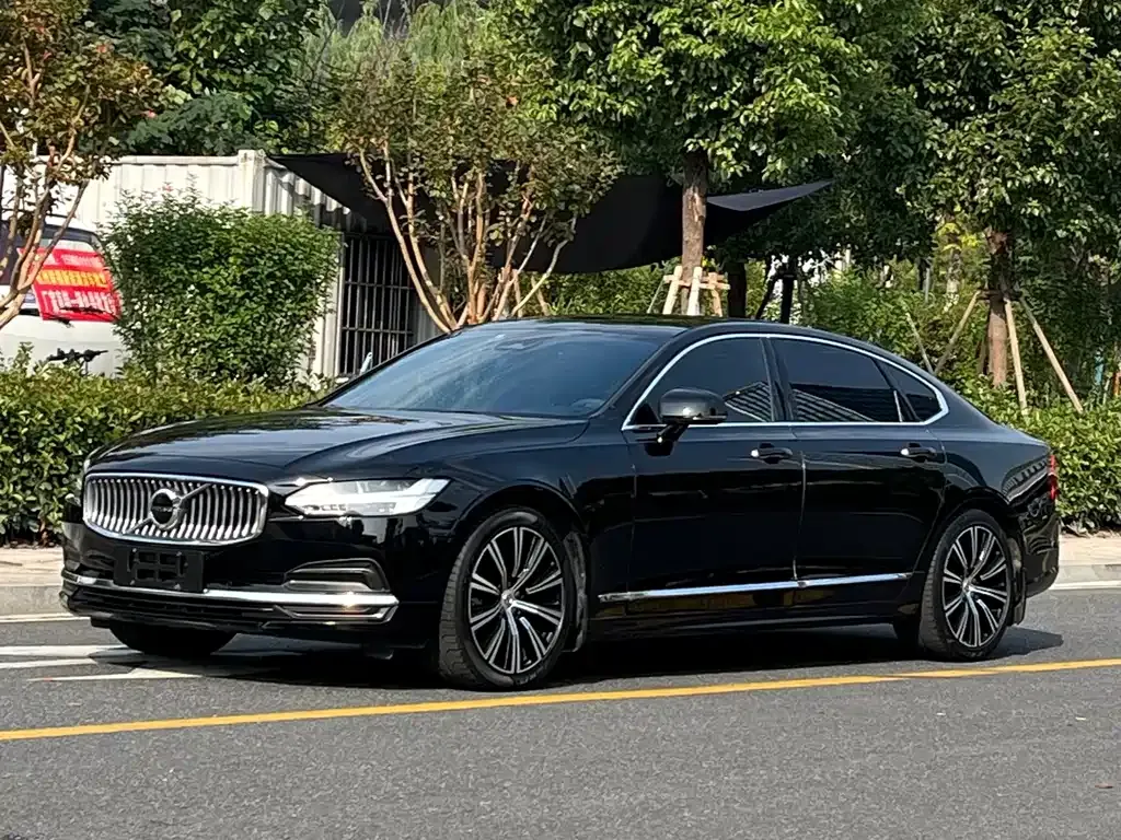 2023 Volvo S90