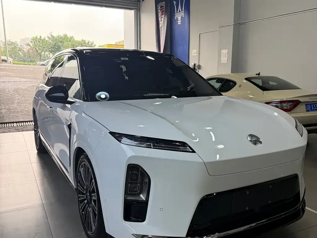2026 Nio ES8 6-seat Executive Luxury