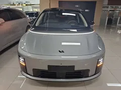2025 Li Auto i8 Standard — фото 3