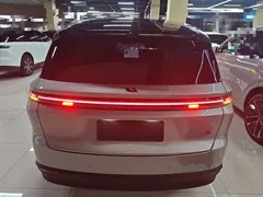 2025 Li Auto i8 Standard — фото 6