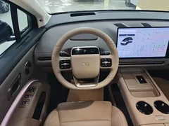 2025 Li Auto i8 Standard — фото 11