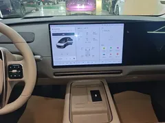 2025 Li Auto i8 Standard — фото 13