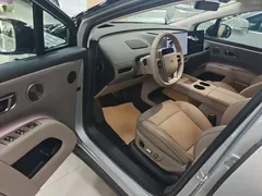 2025 Li Auto i8 Standard — фото 16