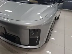 2025 Li Auto i8 Standard — фото 24