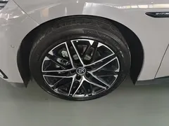 2025 BYD Han EV 605km Premium — фото 23